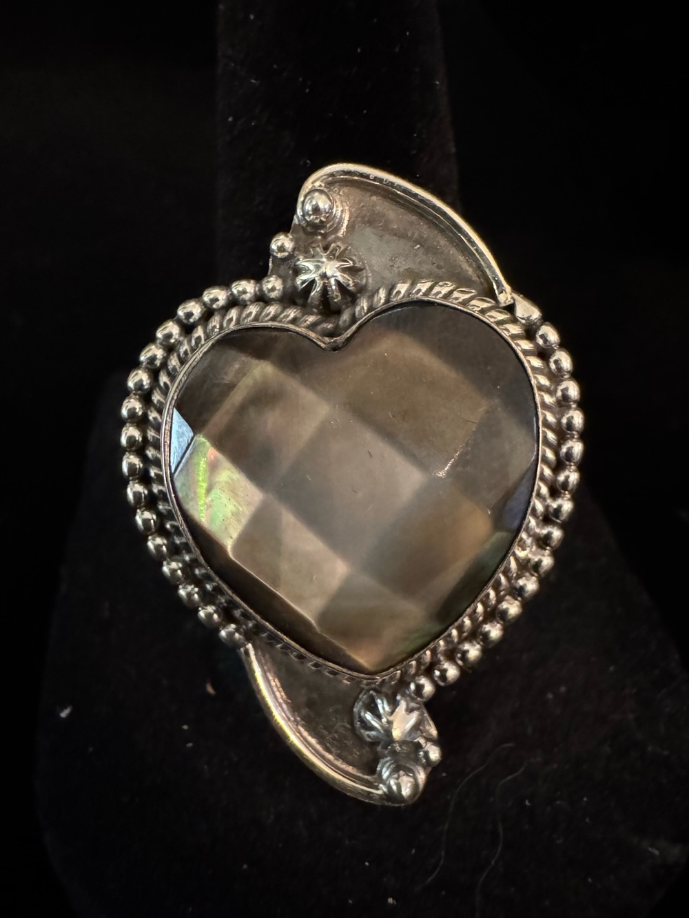 Sterling silver Heart-Shaped Faceted Black Mother-of-Pearl Statement Ring
